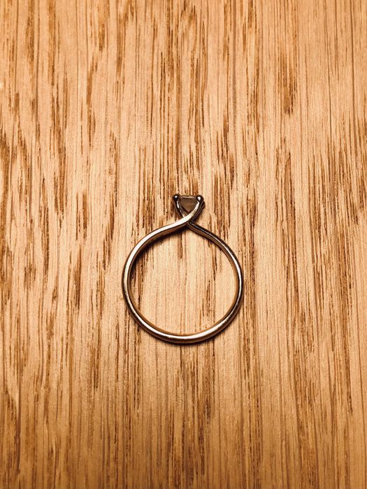 Pierścionek zaręczynowy białe złoto diament