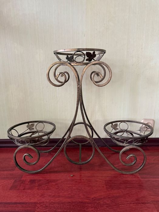 Ковані підставки для квітів