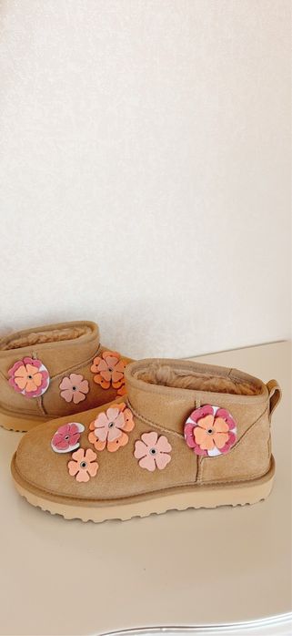Продам оригінальні UGG