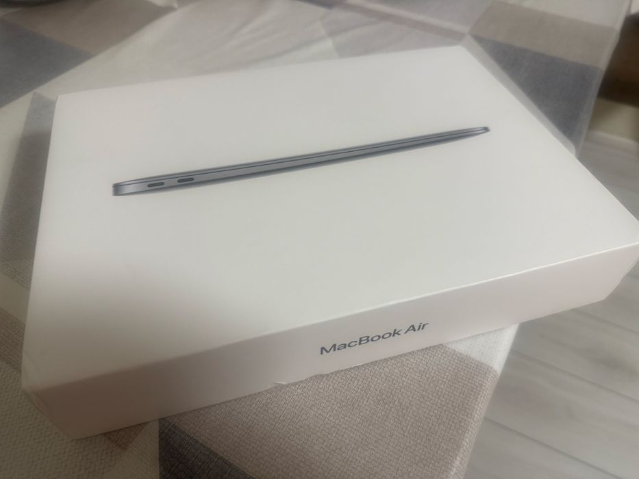 Apple MacBook Air M1 14 8/256 Gb