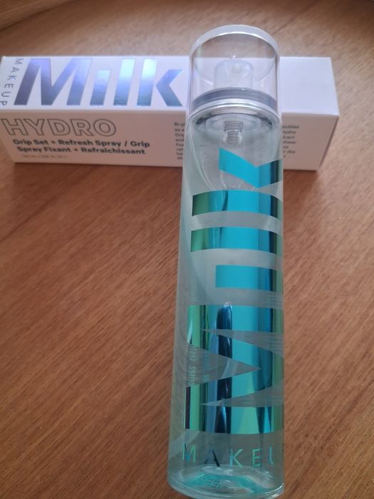 Milk makeup grip set + refresh spray