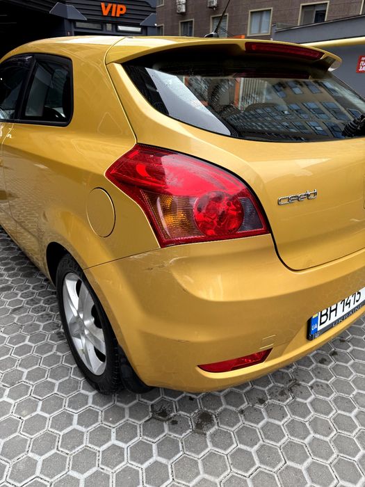 Автомобіль Kia Ceed 2009