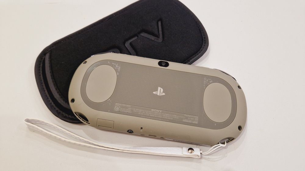Sony Ps Vita Slim 64гиг 60игр +чехол!
