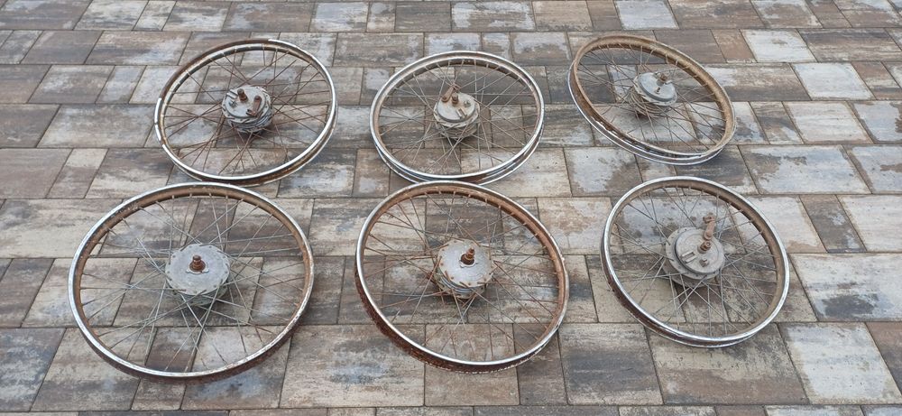 Koła do wfm,komara,piasty,
gażniki,cylindry,kartery.