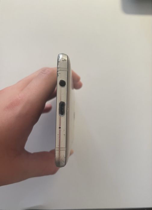 Samsung Galaxy J5 (2016) Dourado Dual SIM + Carregador Original + Capa TPU. Com Operador Desbloqueado.
