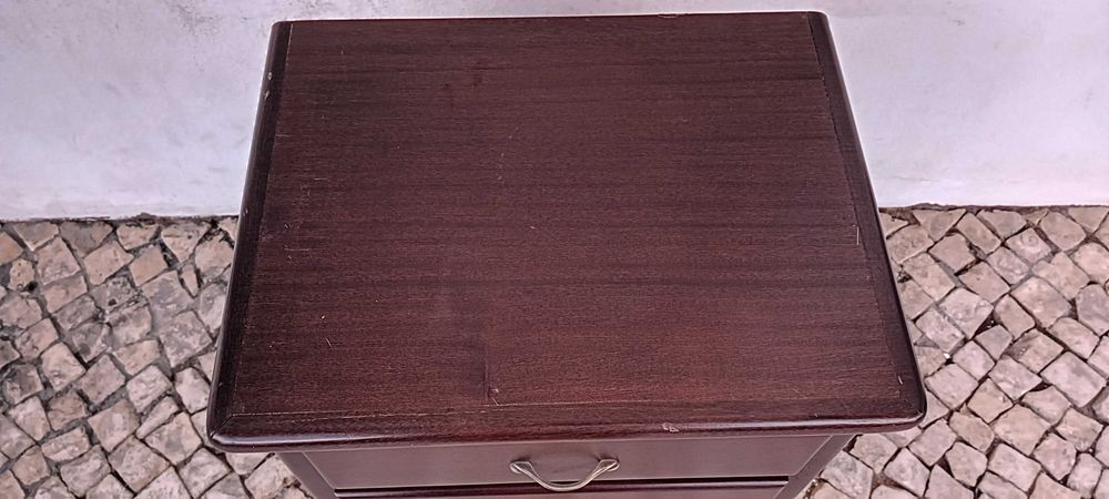 Móvel Alta Qualidade de Madeira Nobre 4 Gavetas!