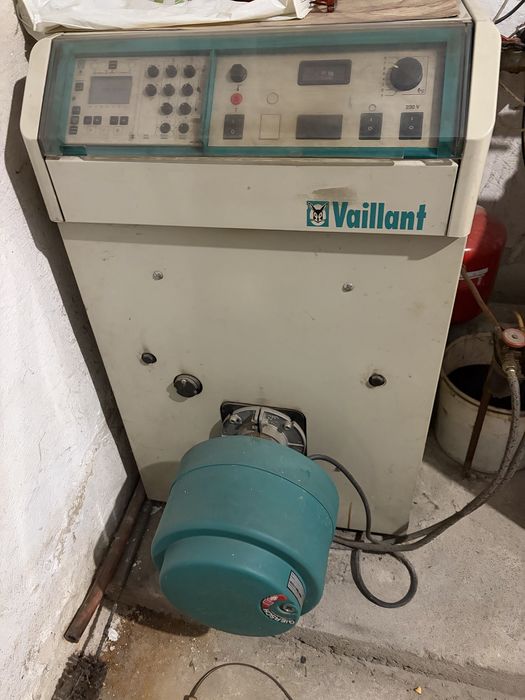 Piec kociol na olej Vaillant do garazu, warsztatu.