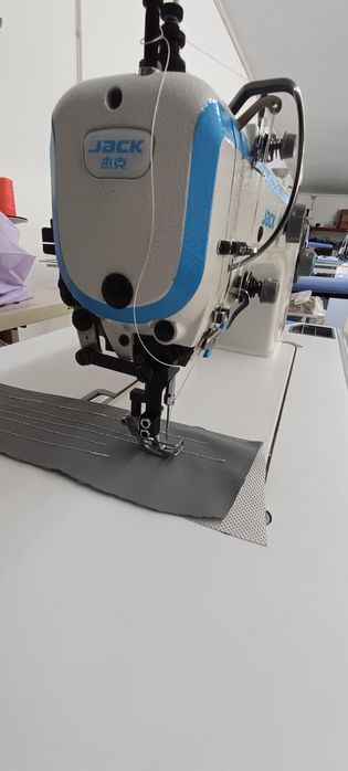 Máquina costura , triplo arrasto jack