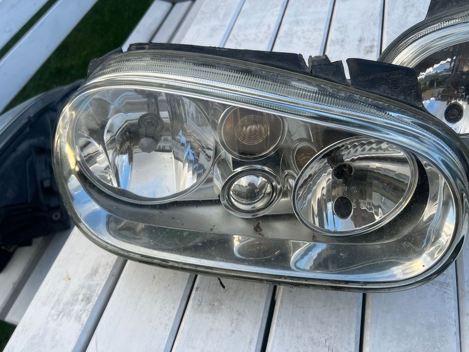 Komplet lamp VW GOLF IV Europa VALEO. Bardzo ładne. LEWA i PRAWA