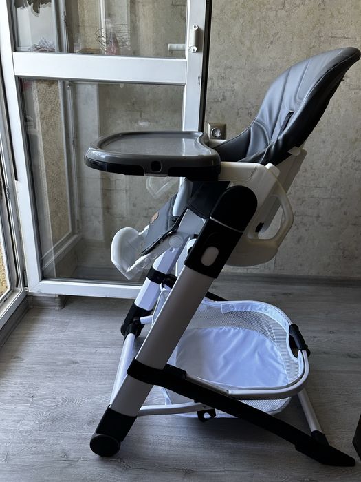 Стульчик для кормления  Carello Apricus