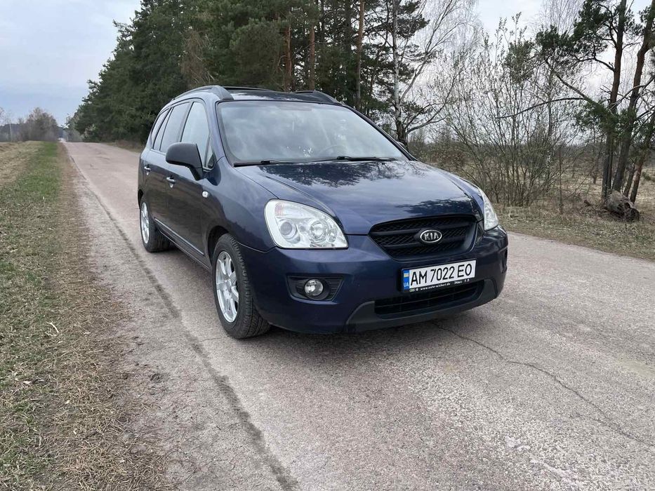 Продам Kia Carens