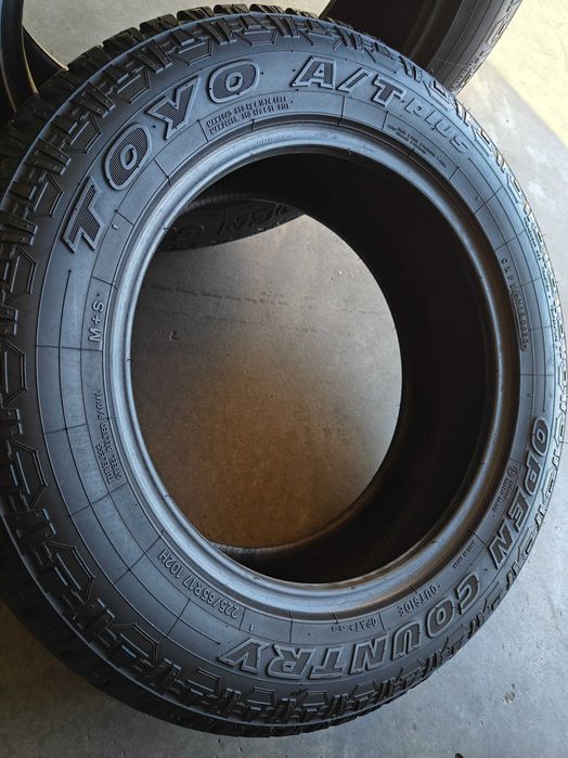 R17 225 65 шини все сезонні 2шт Toyo Японія 23рік 7+мм