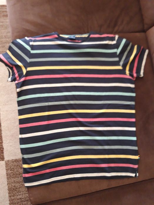 Tshirt Springfiel M, azul marinho e riscas coloridas