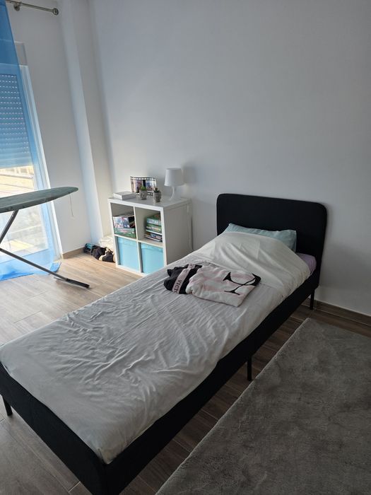 2 Camas solteiro ikea com colchão e estrado
