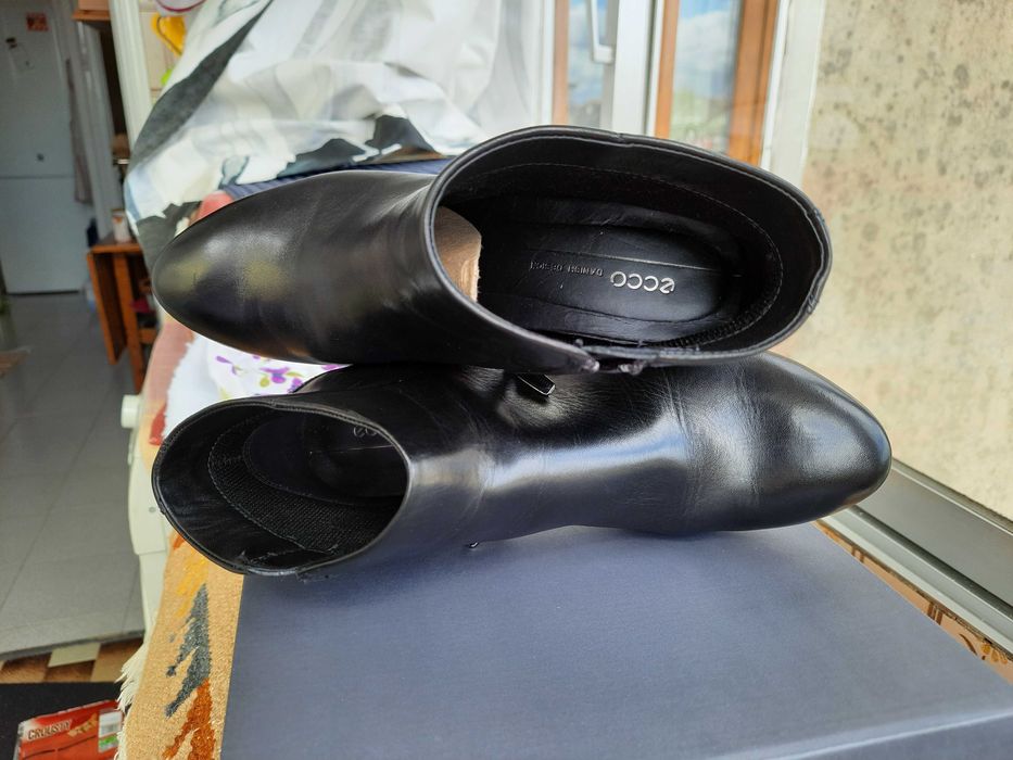 Botins da ECCO em pele preta