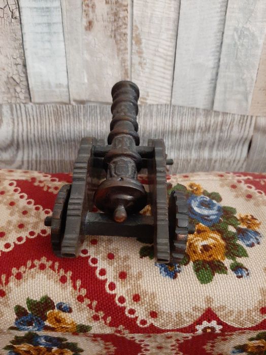 Canhão Vintage, em ferro fundido