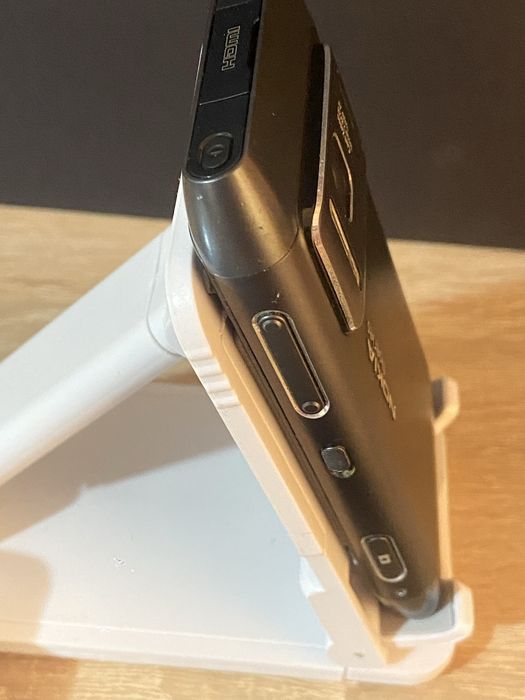 Мобильный телефон Nokia N8