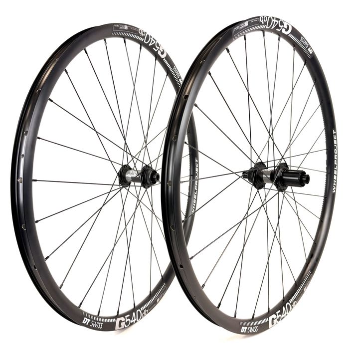 Koła DT Swiss G540 700c Gravel na piastach DT 370 Centerlock i szprychach Sapim Race NOWE