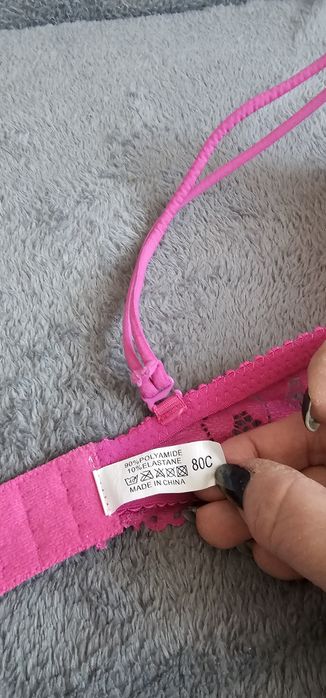 Nowy biustonosz w kolorze fuksji 80 C