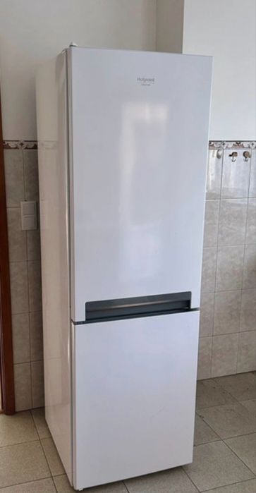 Frigorífico Ariston Hotpoint H8 A1E W