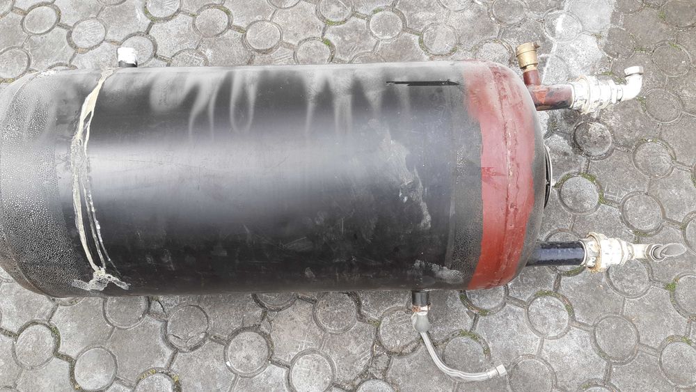 Bojler do grzania wody CO