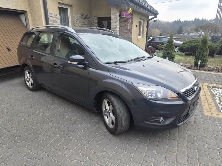Focus lift 1,6 benzyna 2010r