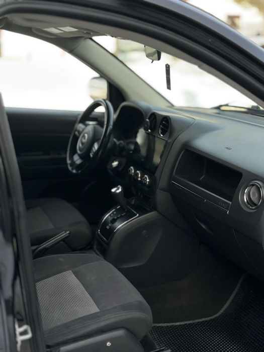 Продам Jeep Compass
