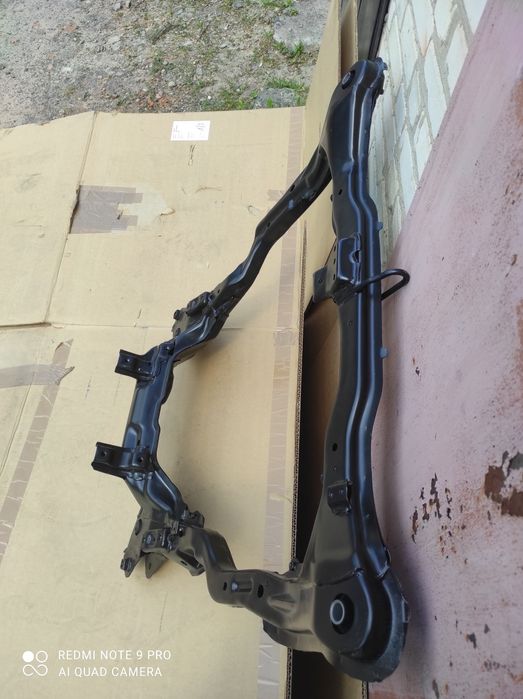 Подрамник балка підрамник Hyundai Elantra Елантра