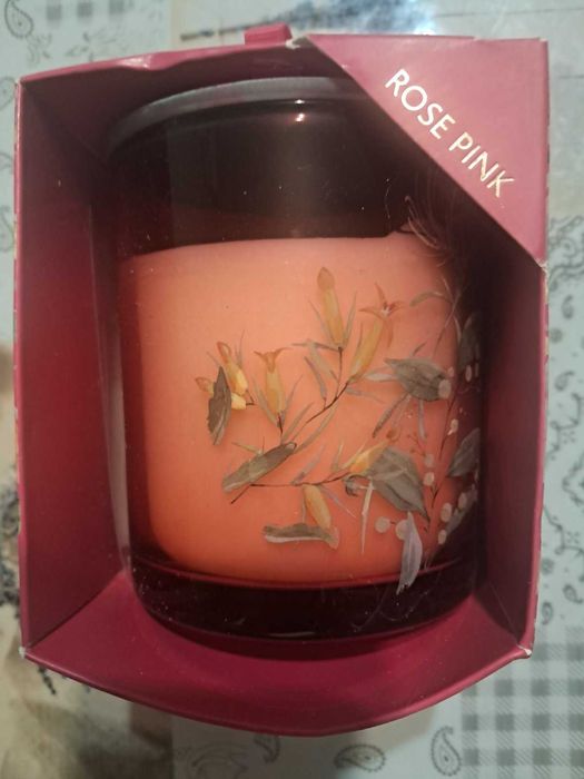 Новая Ароматизированная свечка Rose Pink 270 грам