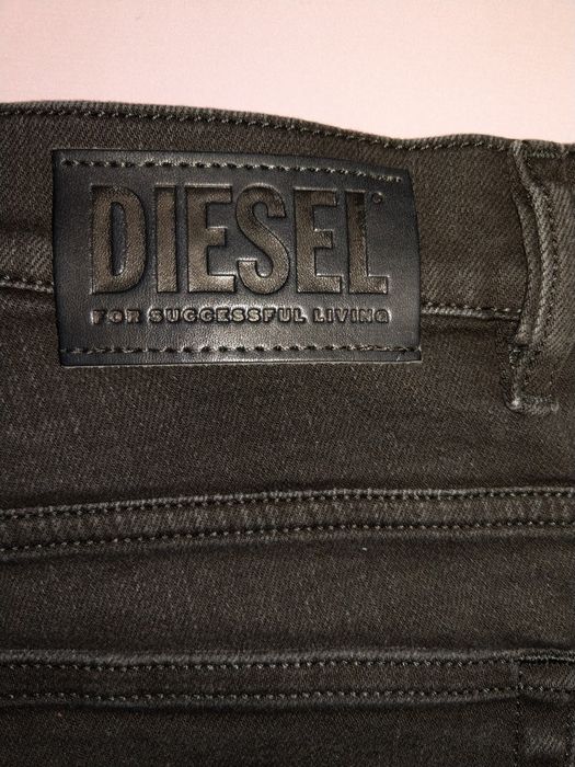 Spodnie męskie Diesel.
