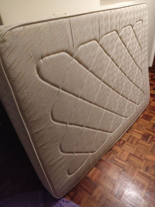 Colchão molas - 1,35  largura / 1,85 comprimento