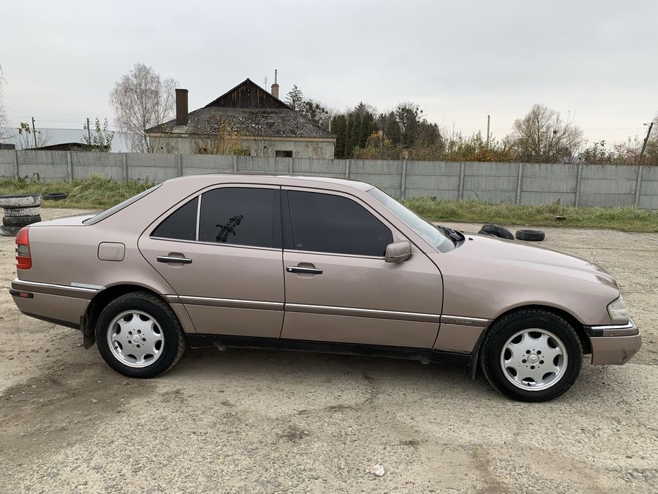 Mersedes-benz C180 W202 // 1993 // 1.8 газ/бензин // в хорошому стані