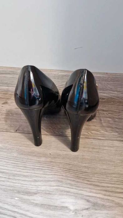 Czarne buty na obcasie Goodin 39