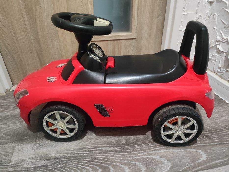 Mercedes jeździk czerwony