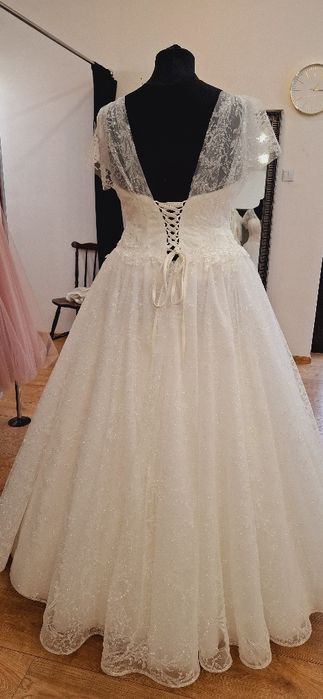 Suknia ślubna plus size