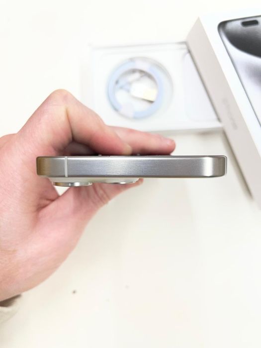 iPhone 15 Pro Max 256Gb Titanium White c/novon