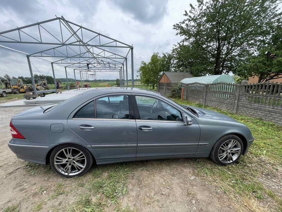Авто для військових Mercedes-Benz c220 2004 рік автомат