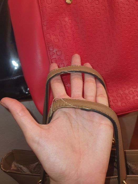 Malas da Guess Vermelha ou Castanha