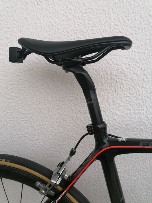 Vendo bicicleta Focus totalmente em carbono, impecável!