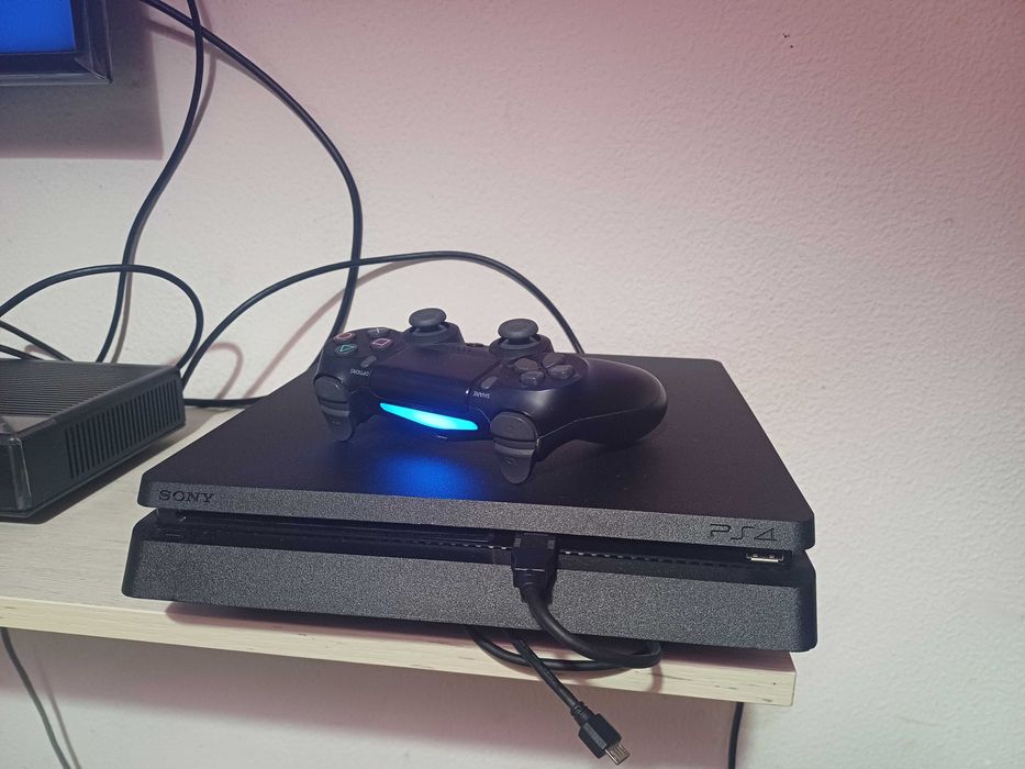 Playstation 4 (1TB) + VR