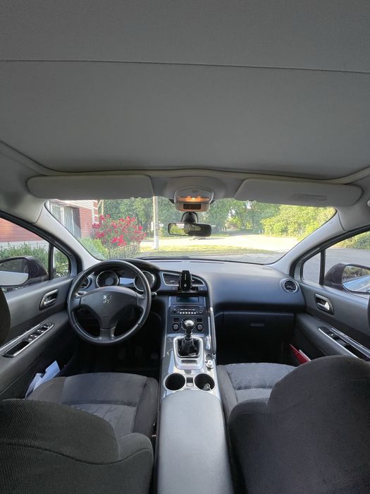 Автомобіль Пежо 3008