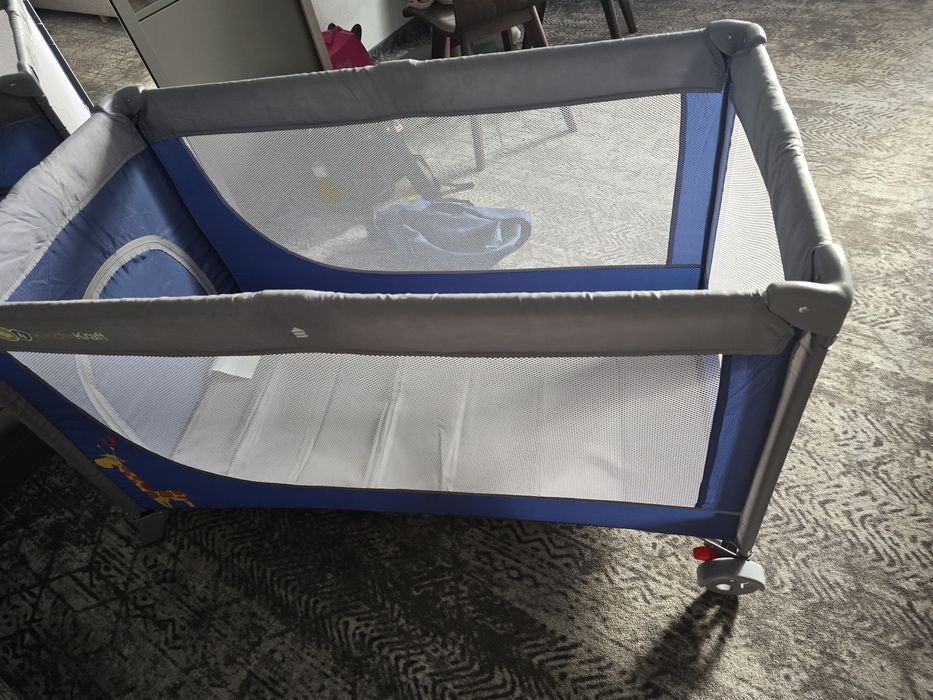 Łóżeczko turystyczne Kinderkraft posciel gratis