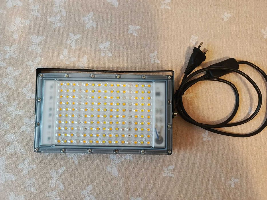 Фитолампа повного спектру для рослин FG  Чорний 6000 лм / 100 Вт