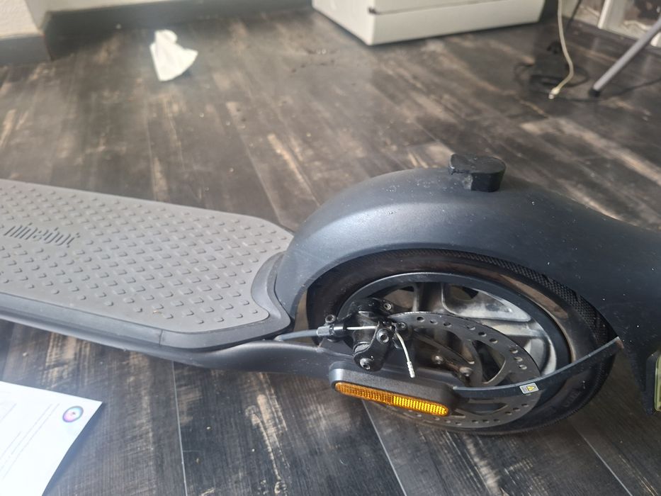 Ninebot,  Modelo F20D