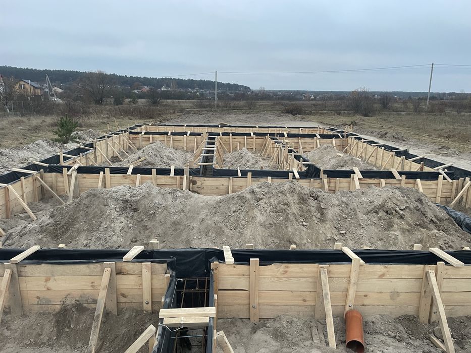 Стяжка,бетон, фундаменти, отмостка підготовка до бетонування