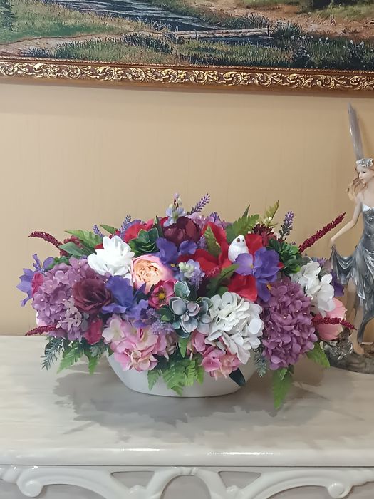 Композиція зі штучних квітів!