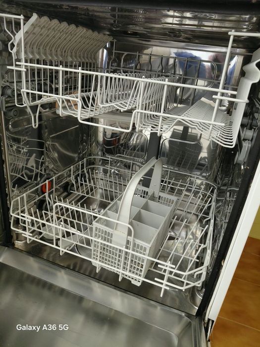 Máquina lavar loiça Zanussi