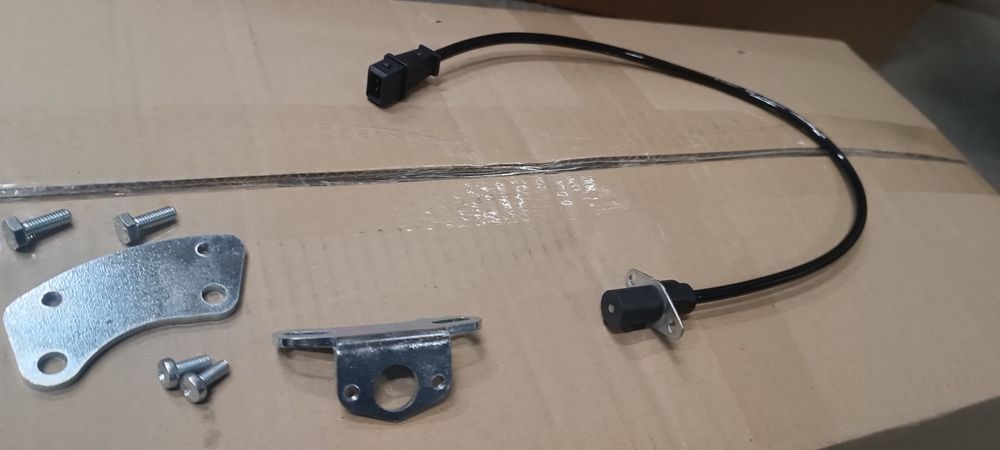 Fiat 126p czujnik położenia wału mocowaniem nowy pod zapłon elektronic