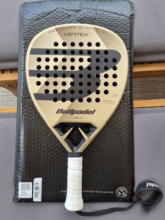 Bullpadel Vertex 04 W