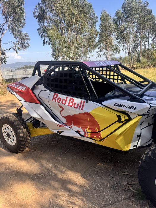 Can am Maverick R 2025
